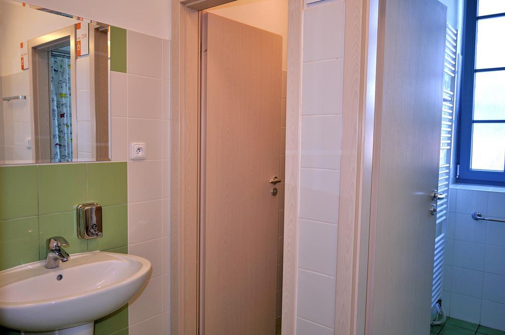 Guest house Hostel Lipa - Tovarna